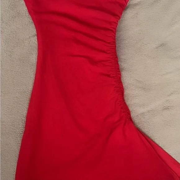 Chic Scarlet Mini Dress - Picture 3 of 6